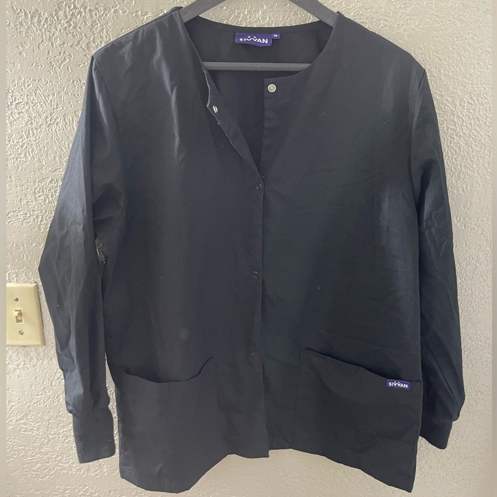 sivvan‎ Women’s Black Button-Front Scrub Jacket Size Medium